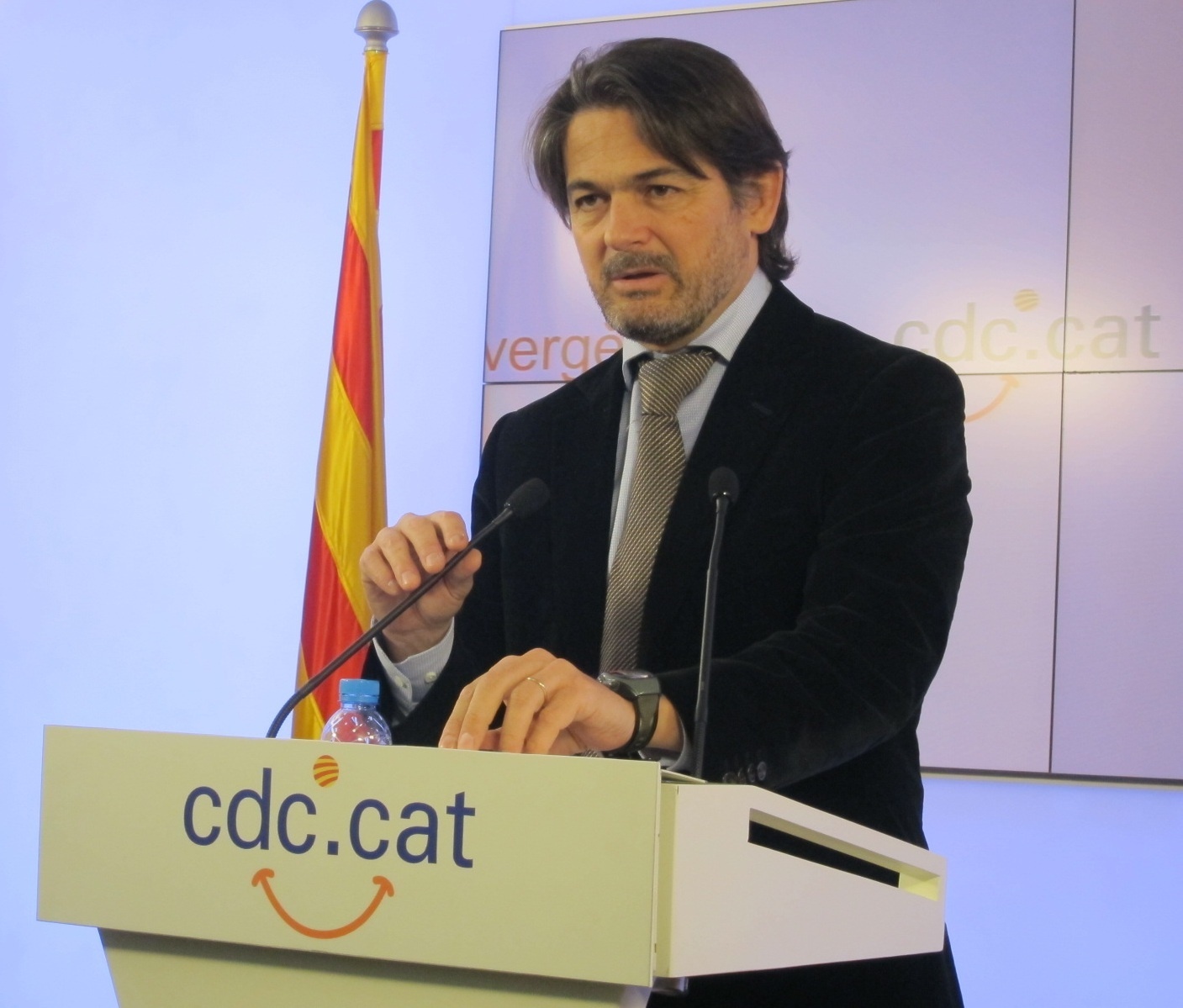 Oriol Pujol defiende la independencia económica ante España