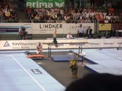 Una gimnasta de 86 años asombra en un campeonato celebrado en Alemania