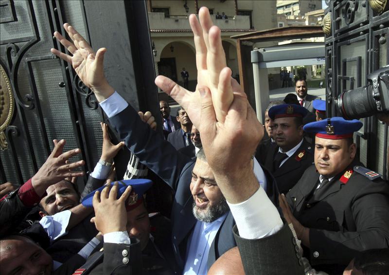 Un dirigente de los Hermanos Musulmanes se registra como candidato presidencial en Egipto