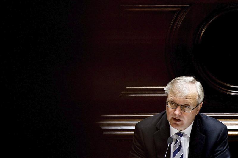 Olli Rehn asegura que España está haciendo frente a sus compromisos con «determinación»