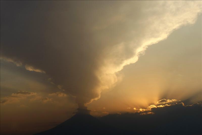 Alerta en México por el aumento de la actividad del volcán Popocatépetl