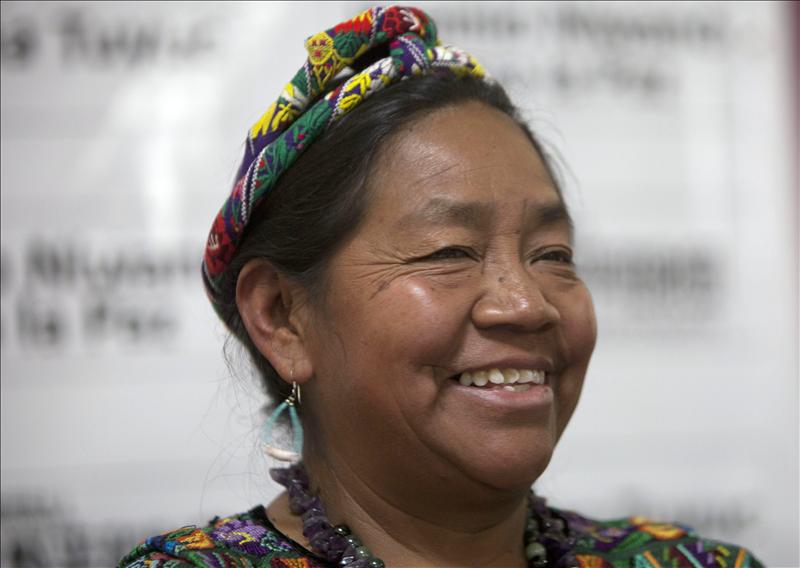 Rosalina Tuyuc recibe en Japón el premio Niwano por su defensa de la paz