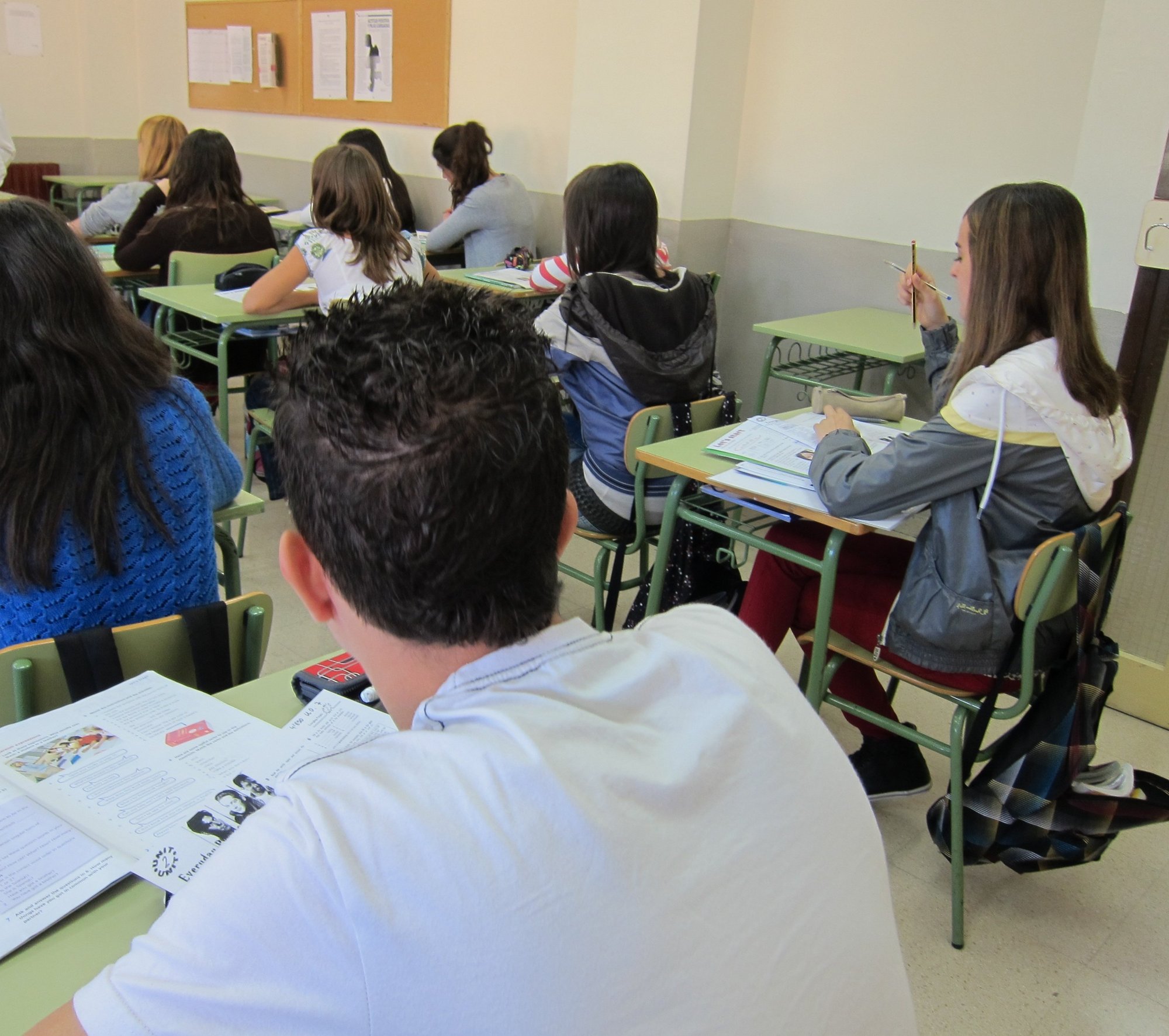 Los jóvenes en España que dejan de estudiar son el doble que la media de la UE