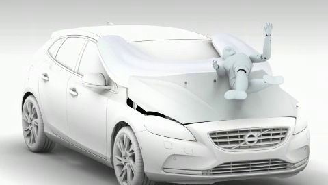 Volvo lanza al mercado el primer coche con un airbag externo dedicado a los peatones
