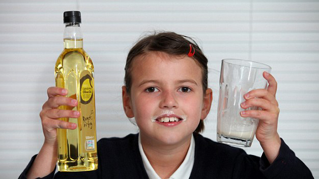 Una británica de 9 años debe alimentarse a base de grasa para poder sobrevivir