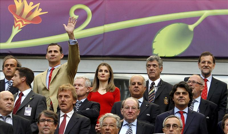El Príncipe y Rajoy arroparán a »la Roja»… y Monti a la azurra