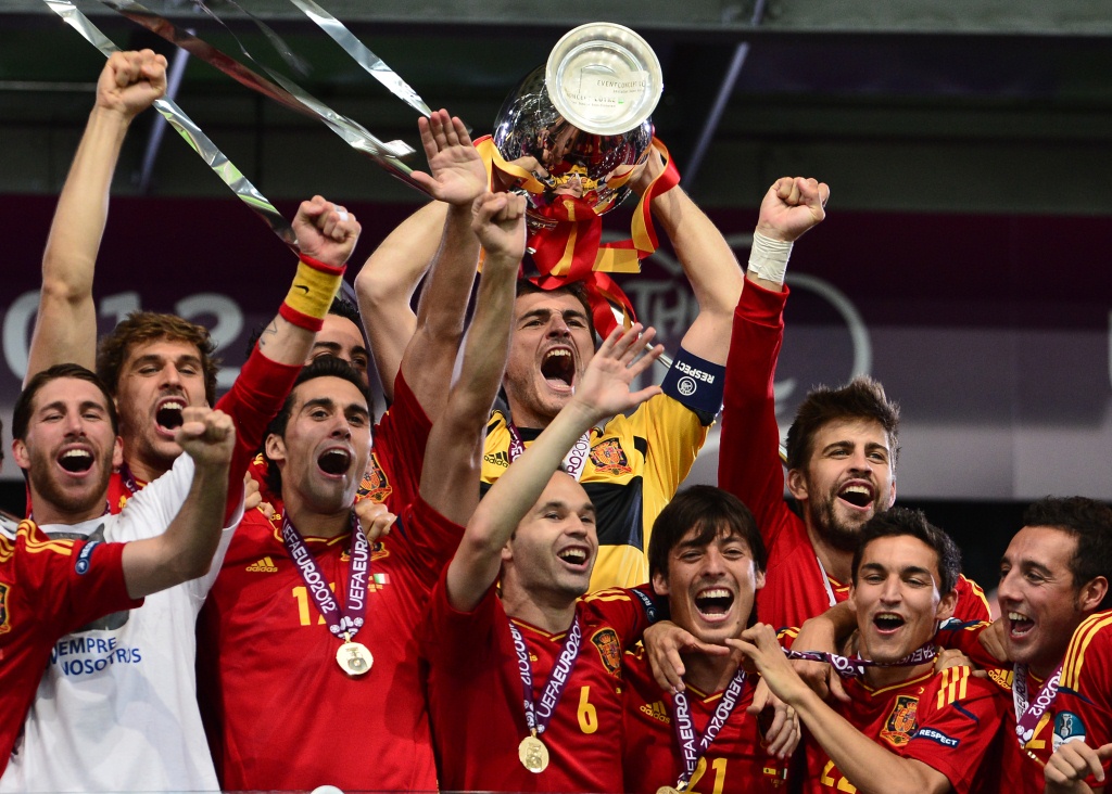 Así vivimos la fiesta más familiar de la España campeona: Niños, padres, el equipo lo celebraron con los suyos en el campo