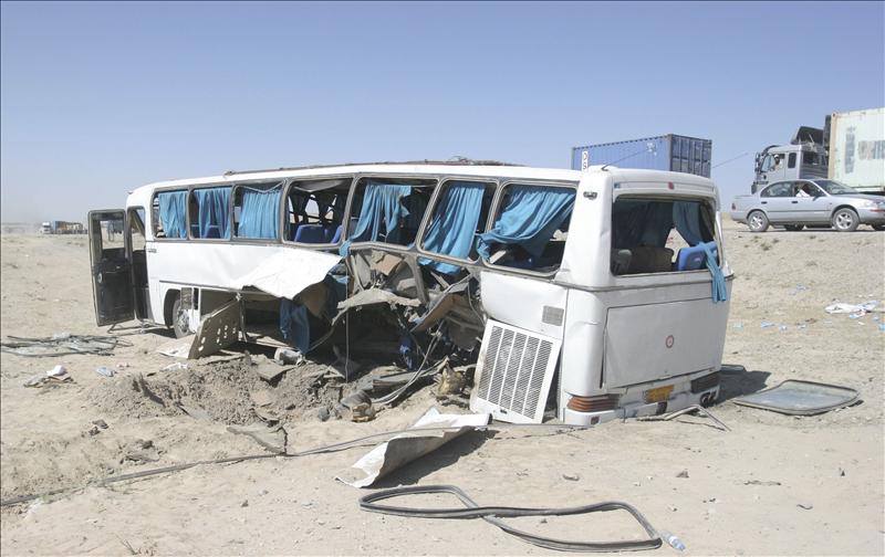 Una bomba caminera mata a cinco civiles en el sur de Afganistán