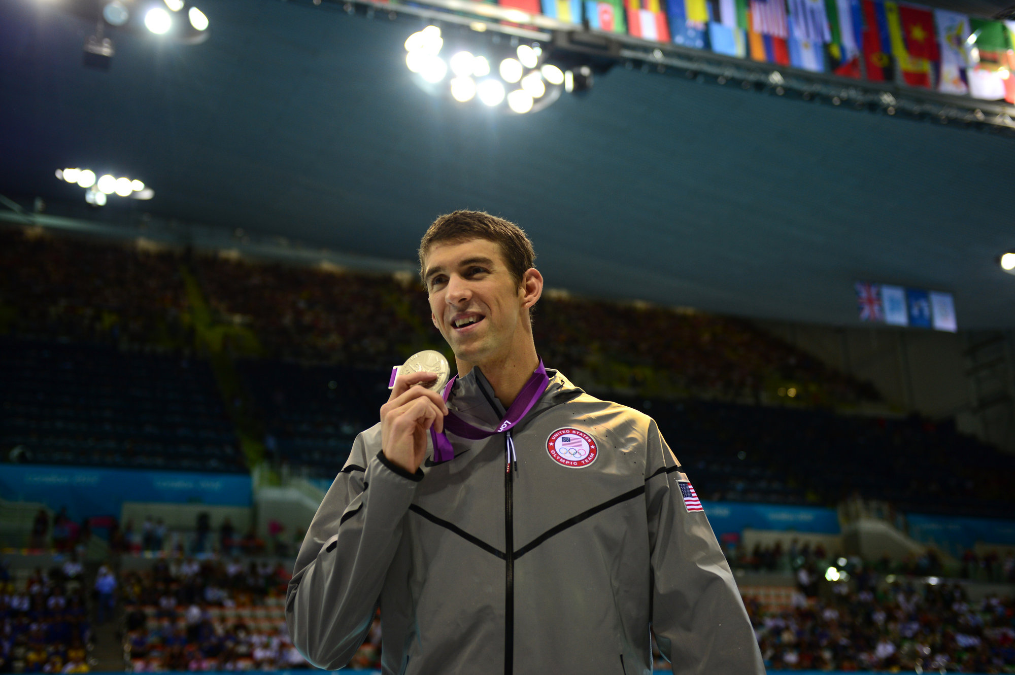 Phelps se cuela en la final de los 100 metros mariposa con la mejor marca del año
