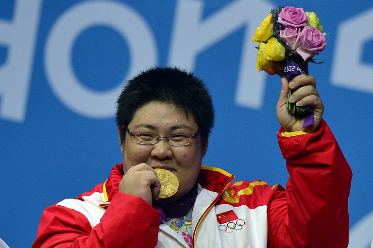 La china Lulu Zhou se cuelga el oro con récord mundial en +75 kilos