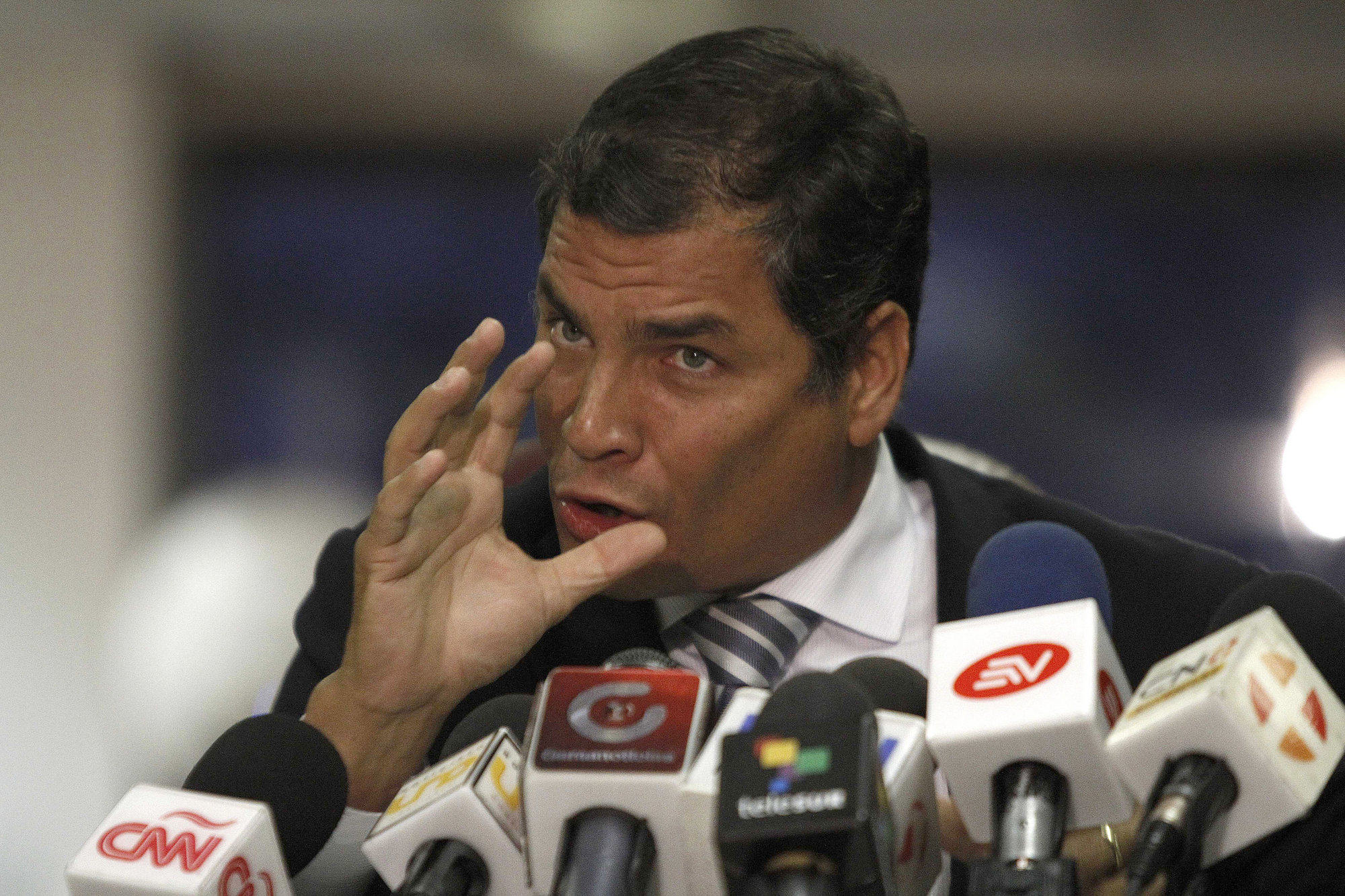 Correa, adalid de la libertad de expresión, ha cerrado casi 30 radios en Ecuador