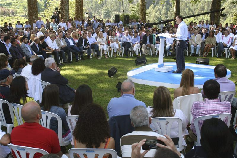 Rajoy fija la finalización del AVE a Galicia en 2018