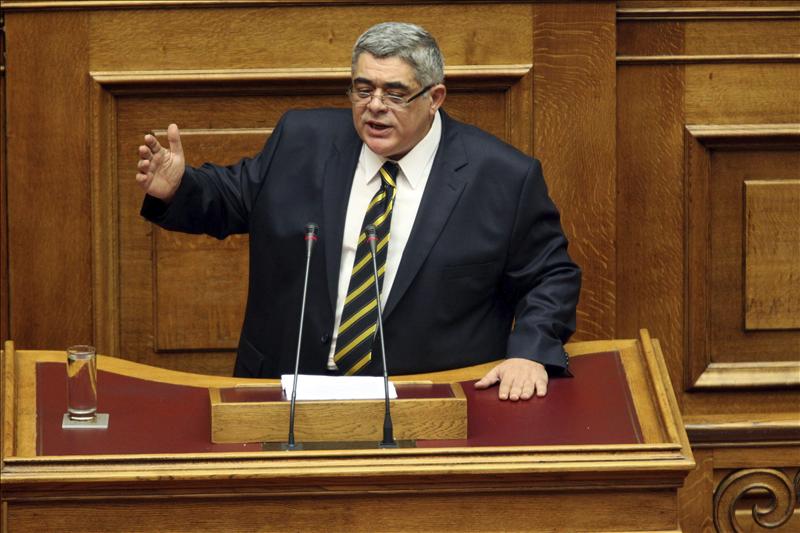 El hundimiento socialista en Grecia ha favorecido los extremismos de derecha e izquierda