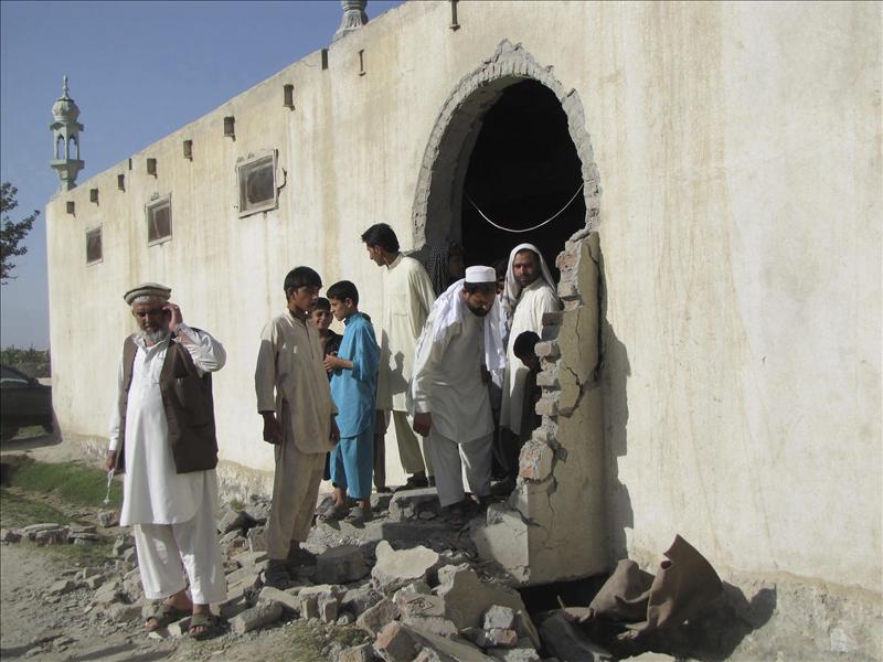 Varios muertos y heridos en un ataque suicida ante una mezquita en Afganistán