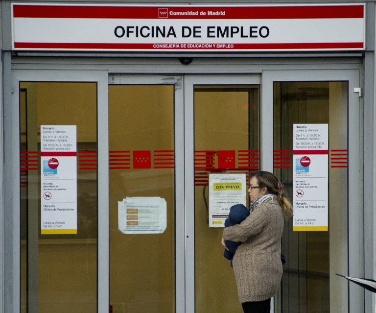 España crea un parado por minuto en el último año