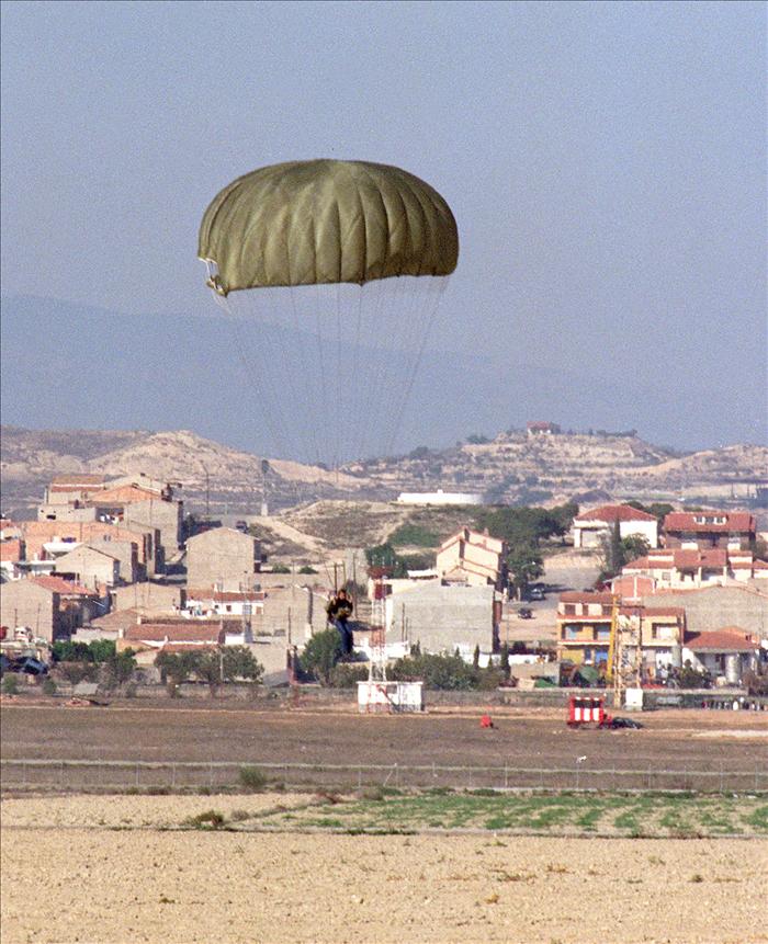 Muere un paracaidista militar mientras realizaba maniobras en Mula (Murcia)