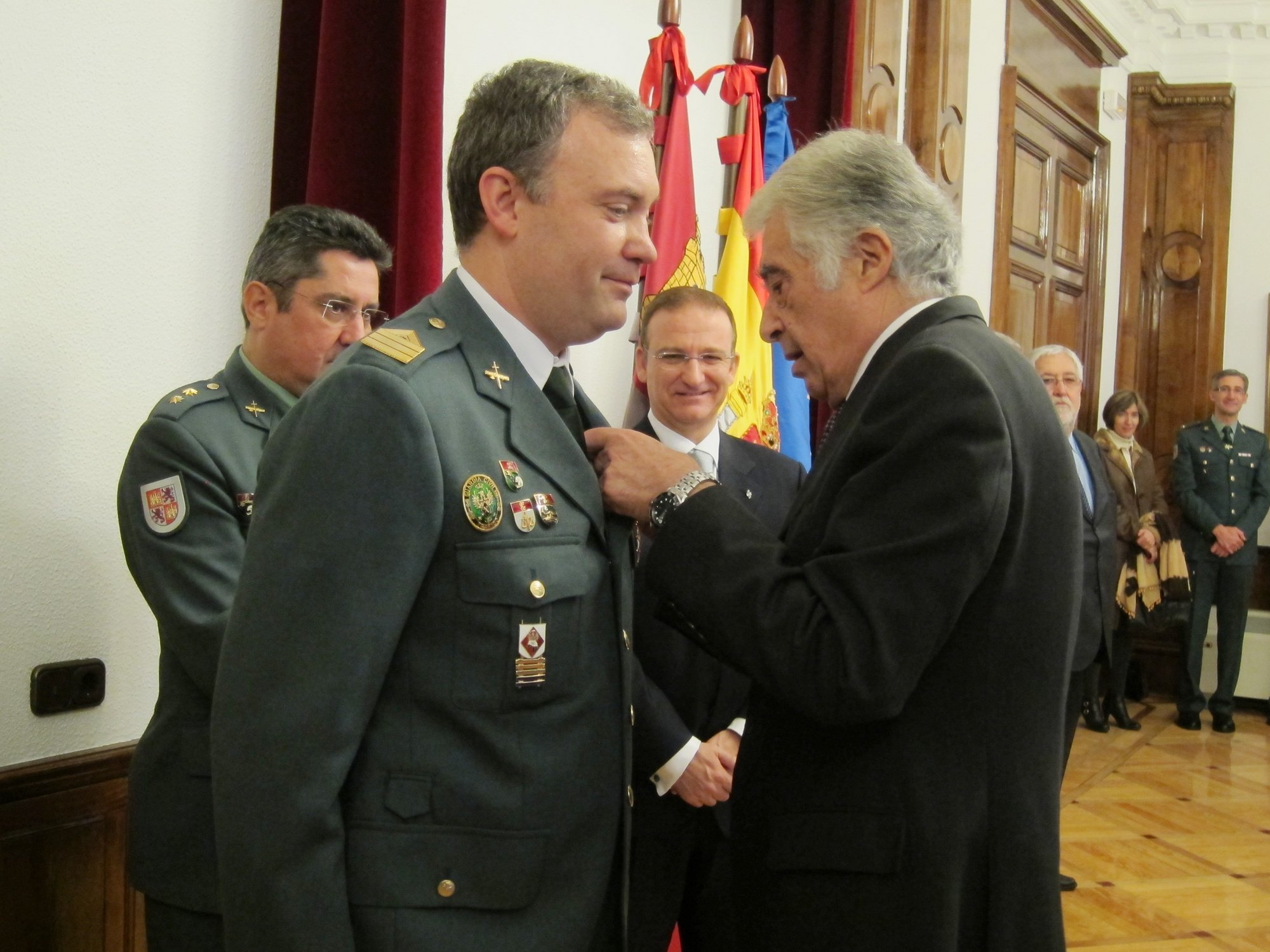 Un guardia civil salmantino recibe la Medalla al Mérito de la Seguridad Vial por ser «un ejemplo» a seguir