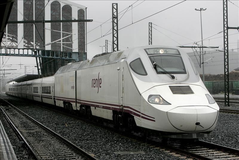 Descarrila en Valladolid un vagón del Alvia Madrid-Santander, sin heridos