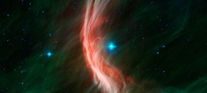 La estrella Zeta Ophiuchi hace que el polvo estelar cambie de color