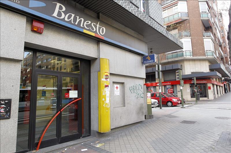 La gran banca española «suelta lastre» y vende activos para ganar liquidez