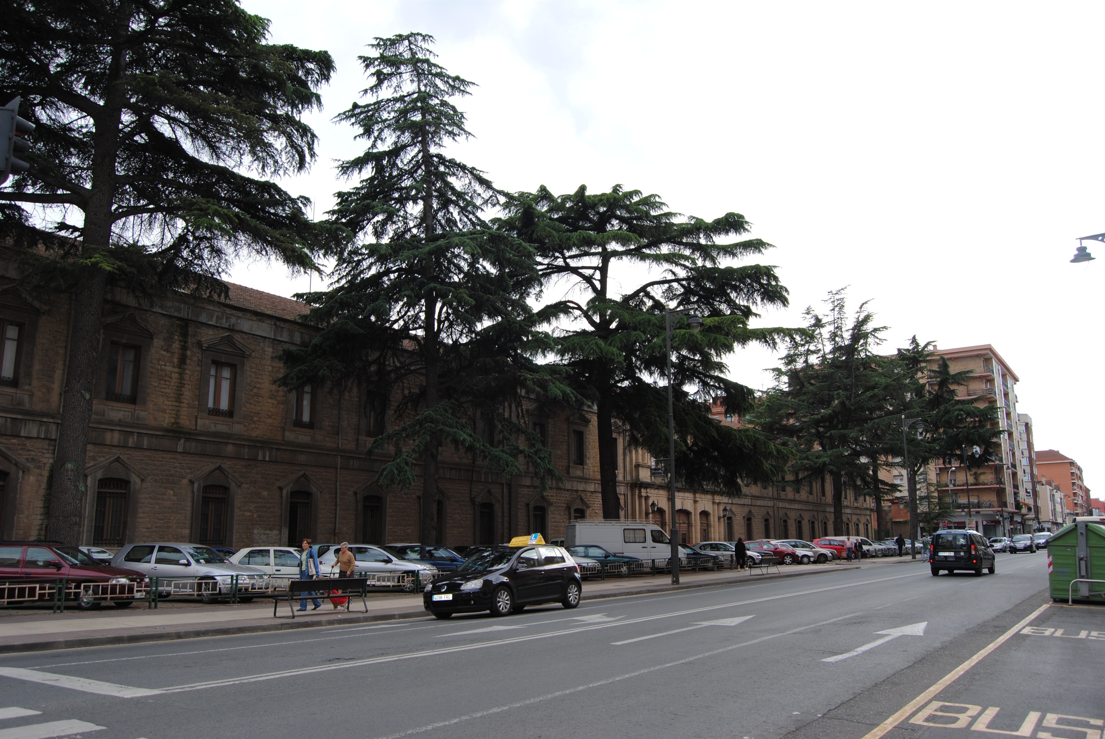 El Ayuntamiento adjudica a CEOSA la parcela en Murrieta para la futura plaza del Palacio de Justicia, por 273.000 euros
