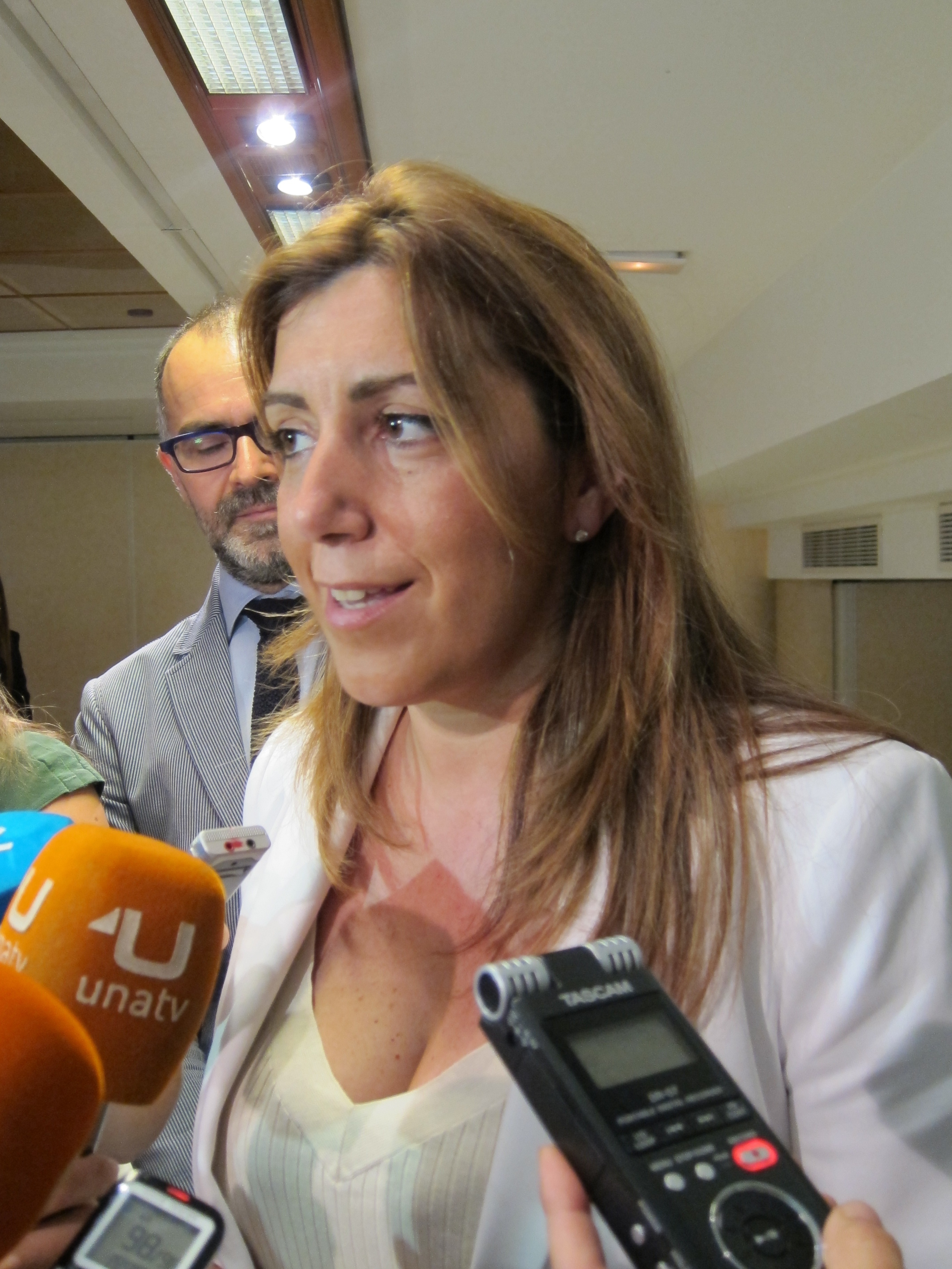 Díaz asegura que la comunidad puede ser «un ejemplo» al trabajar «con todos los sectores» por un Pacto por Andalucía