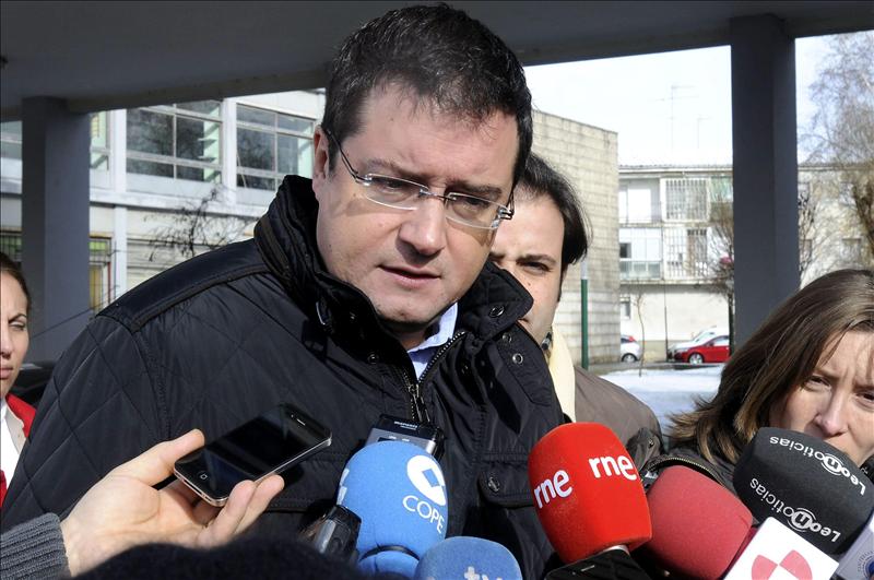López dice el golfo que engañaba al PSOE ya ha salido del partido