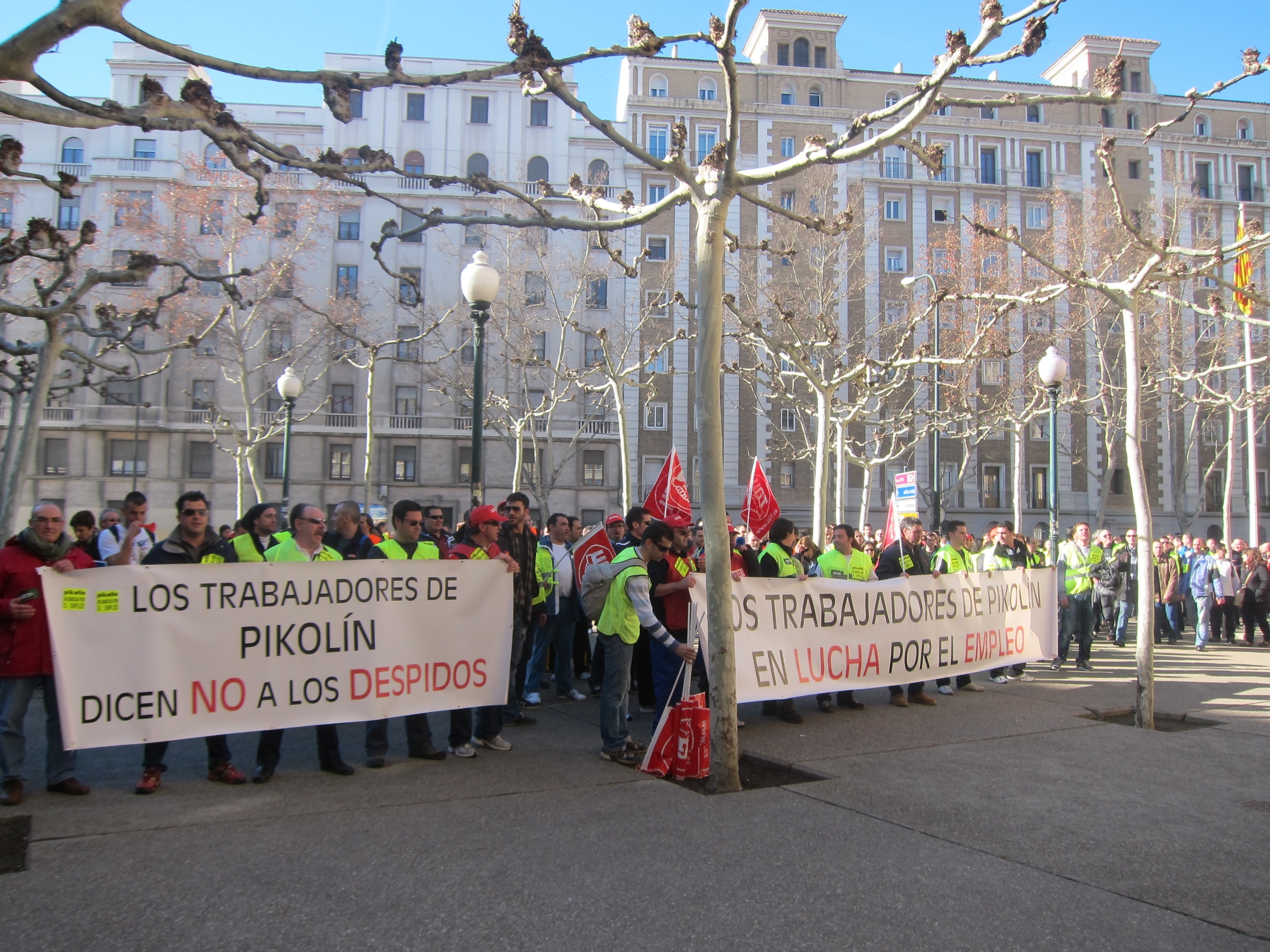 Medio centenar de trabajadores de Pikolin secundan la marcha convocada por el comité en contra del ERE