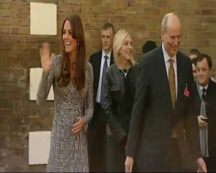 Catherine Middleton reaparece embarazada y vestida por Max Mara