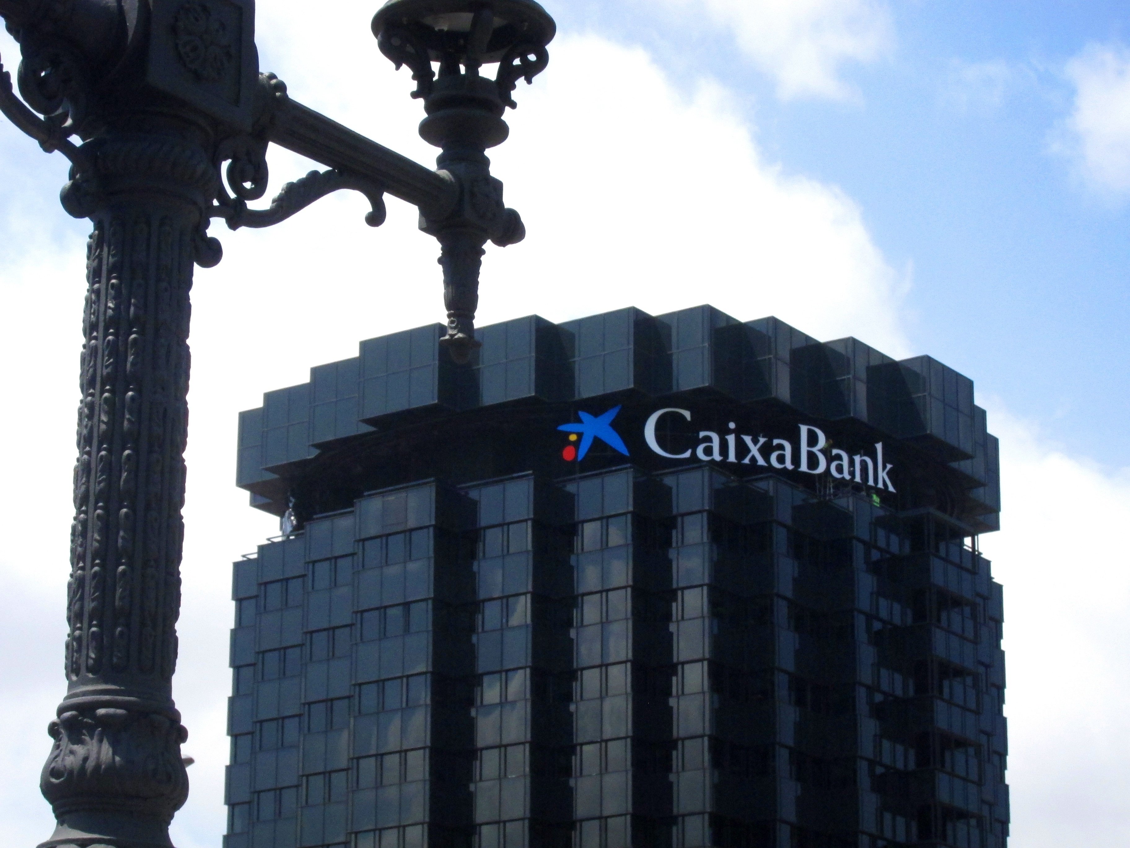 CaixaBank formaliza la adquisición del 98,9% de Banco de Valencia