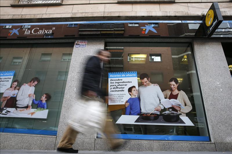 CaixaBank centra el recorte en oficinas y despedirá a 743 personas de Cívica