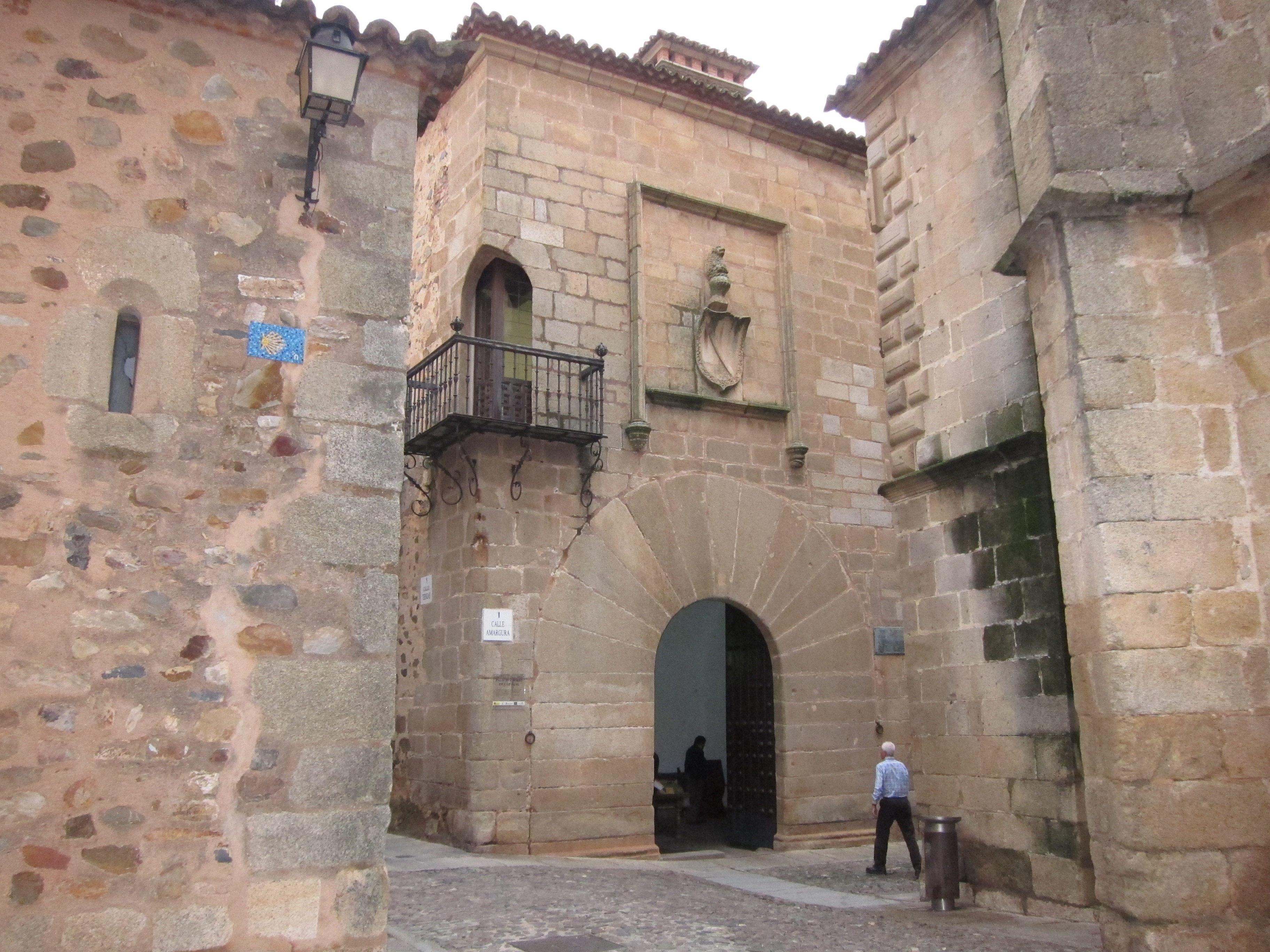 El Palacio Carvajal acoge una exposición fotográfica sobre la Cofradía de la Sagrada Cena de Cáceres