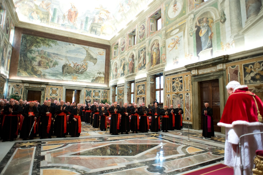 El Papa pide a los cardenales que sean como una orquesta en armonía y promete obediencia… al Papa