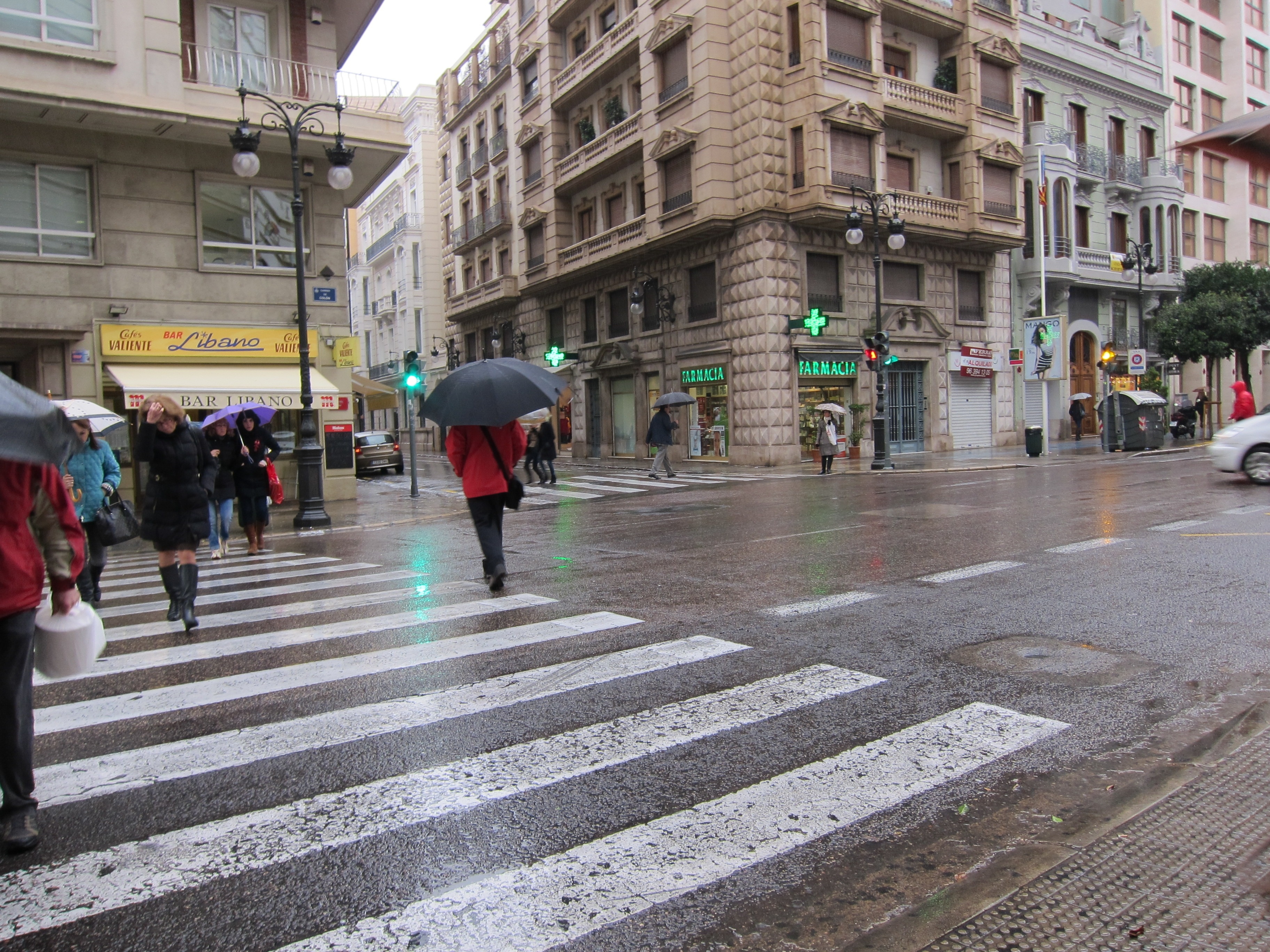 Las lluvias descargan hasta 162 litros por metro cuadrado en Antella (Valencia)