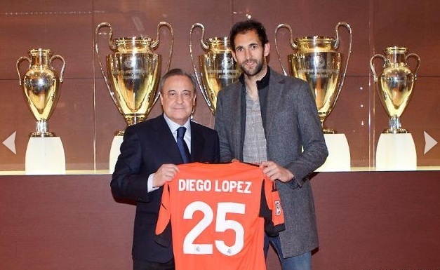 Diego López sabe lo que es hacer un partidazo en Old Trafford