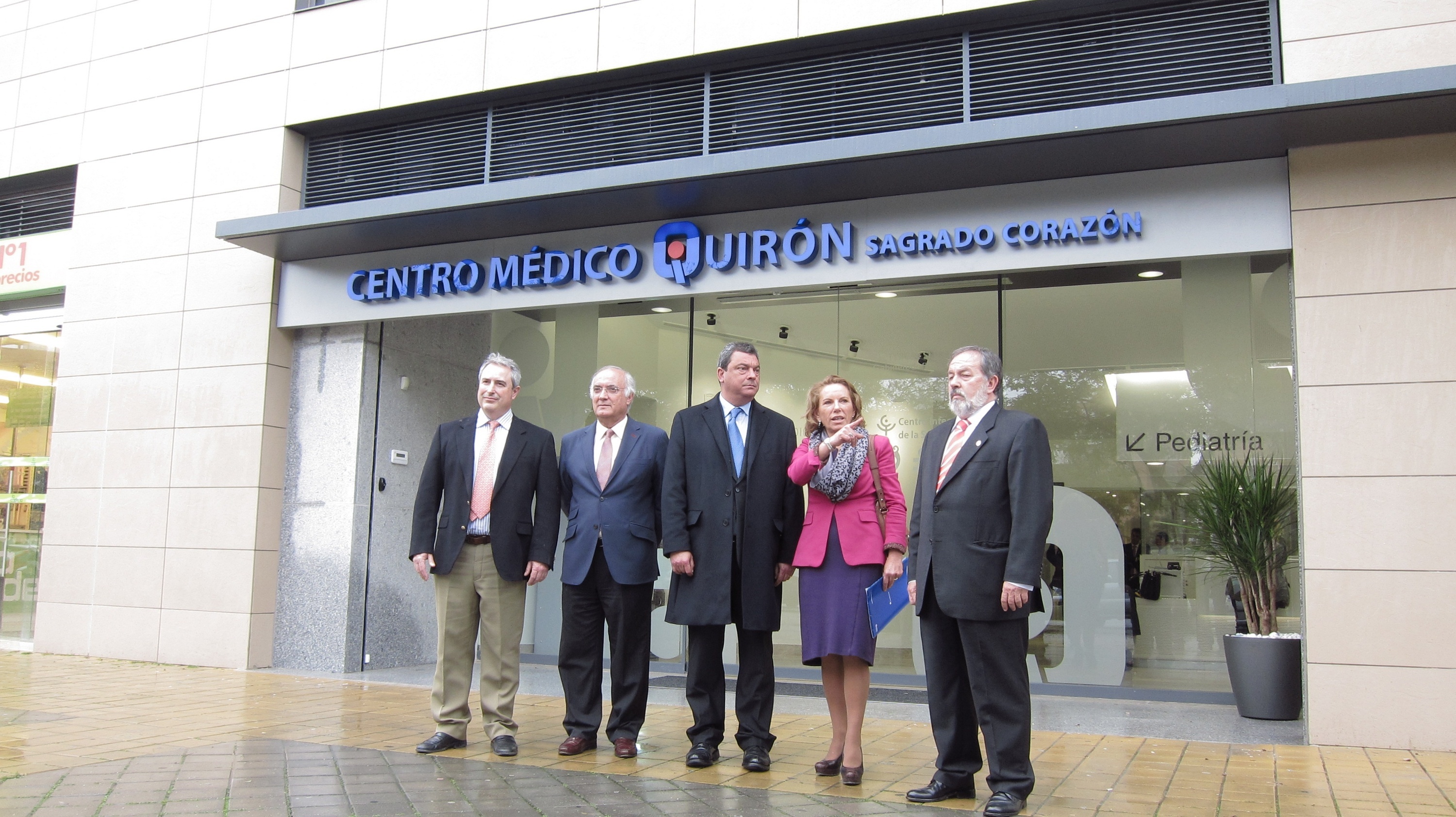 Medio centenar de especialistas atenderán las 22 consultas del nuevo Centro Médico Quirón de Sevilla Este