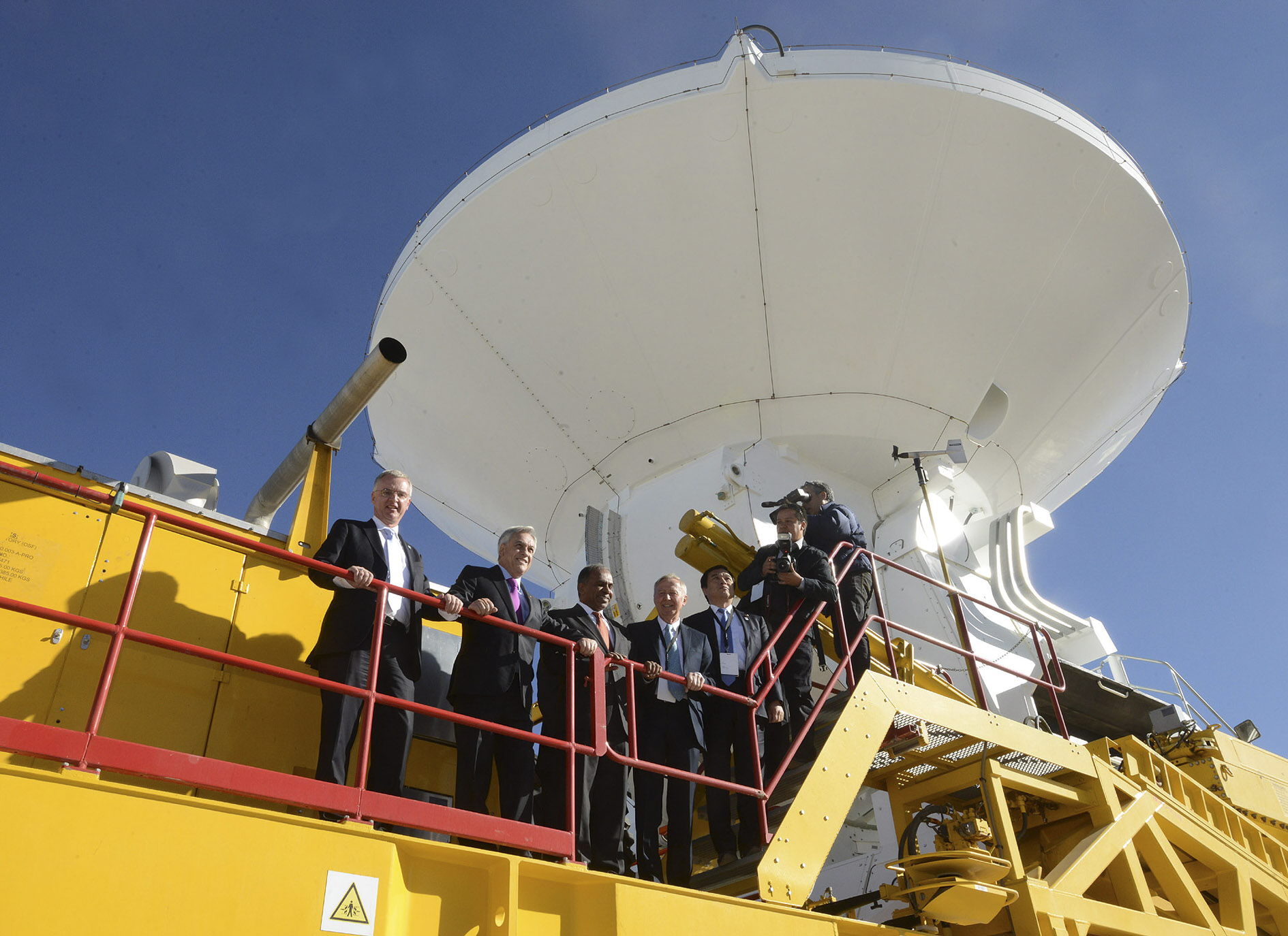 Inauguran en Chile ALMA, un colosal observatorio para desentrañar el universo