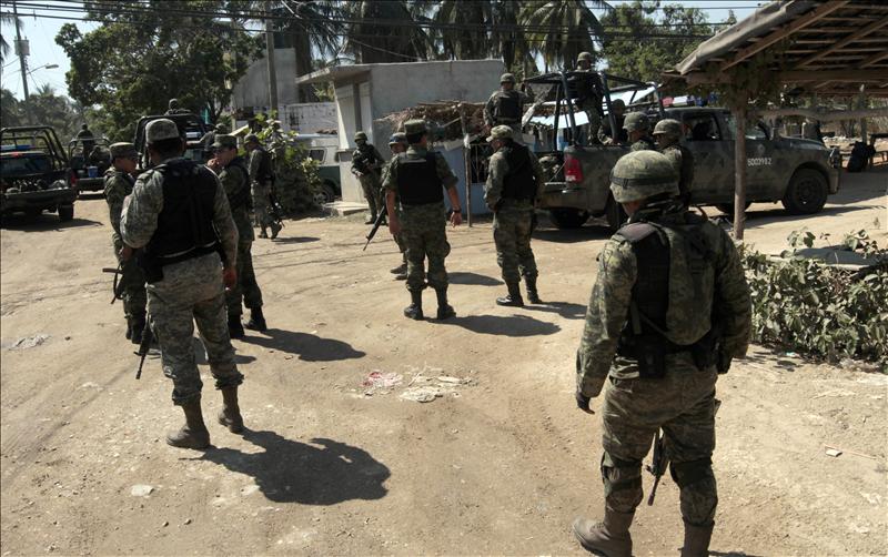 Los militares abaten a 10 presuntos delincuentes en centro de México