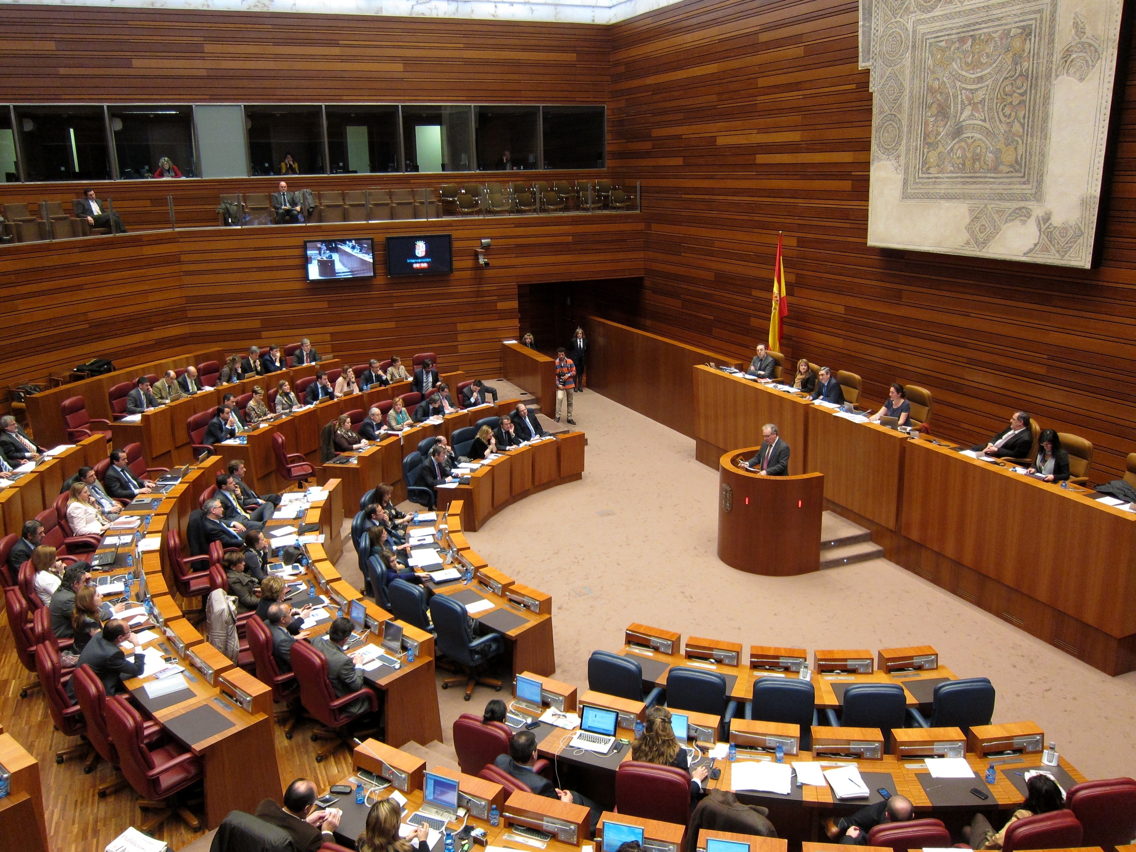 Las Cortes trasladan al Gobierno su defensa de las juntas vecinales como «institución esencial» para CyL