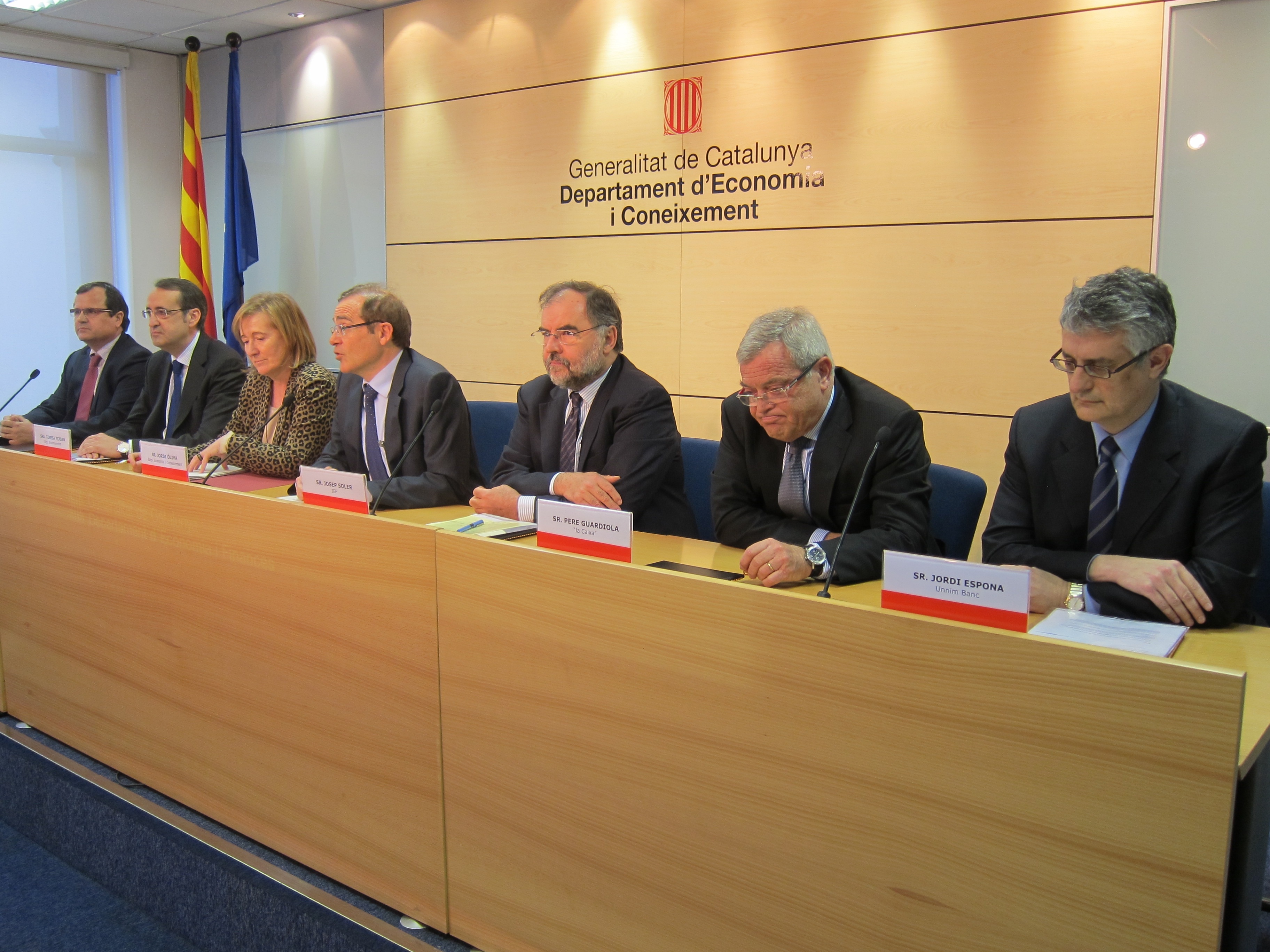 Voluntarios de bancos darán clases de finanzas a 6.500 alumnos de cuarto de ESO en Catalunya