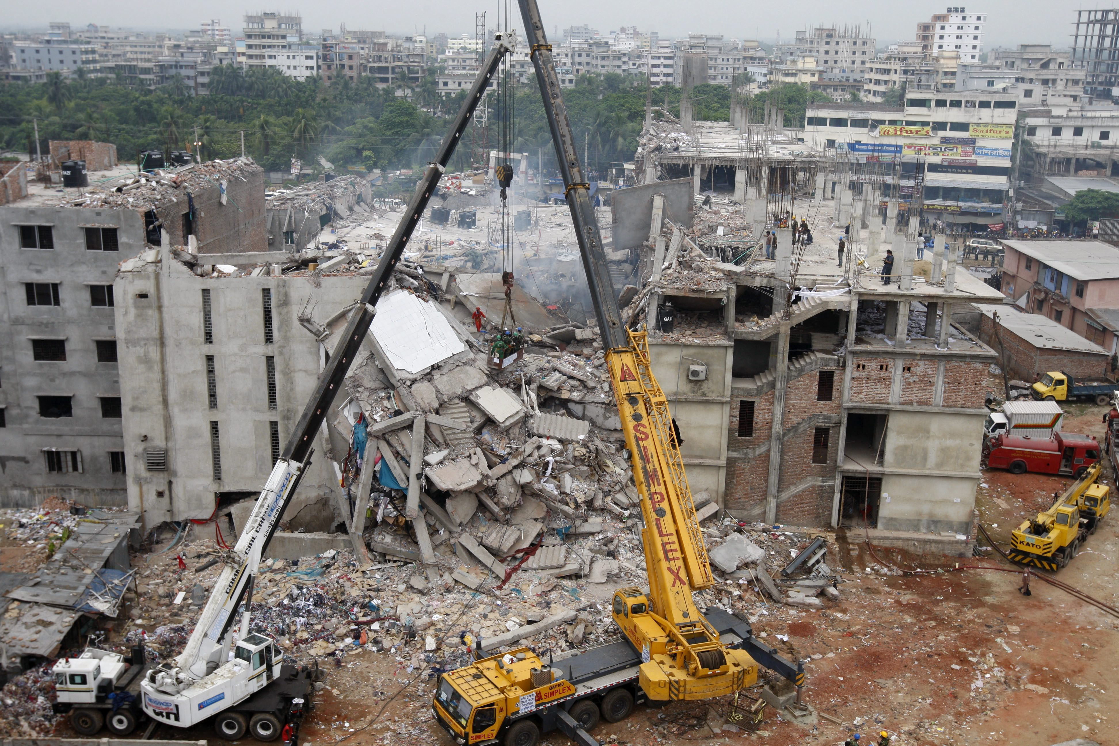 Las vibraciones de cuatro generadores podrían haber provocado el derrumbe del edificio de Bangladesh