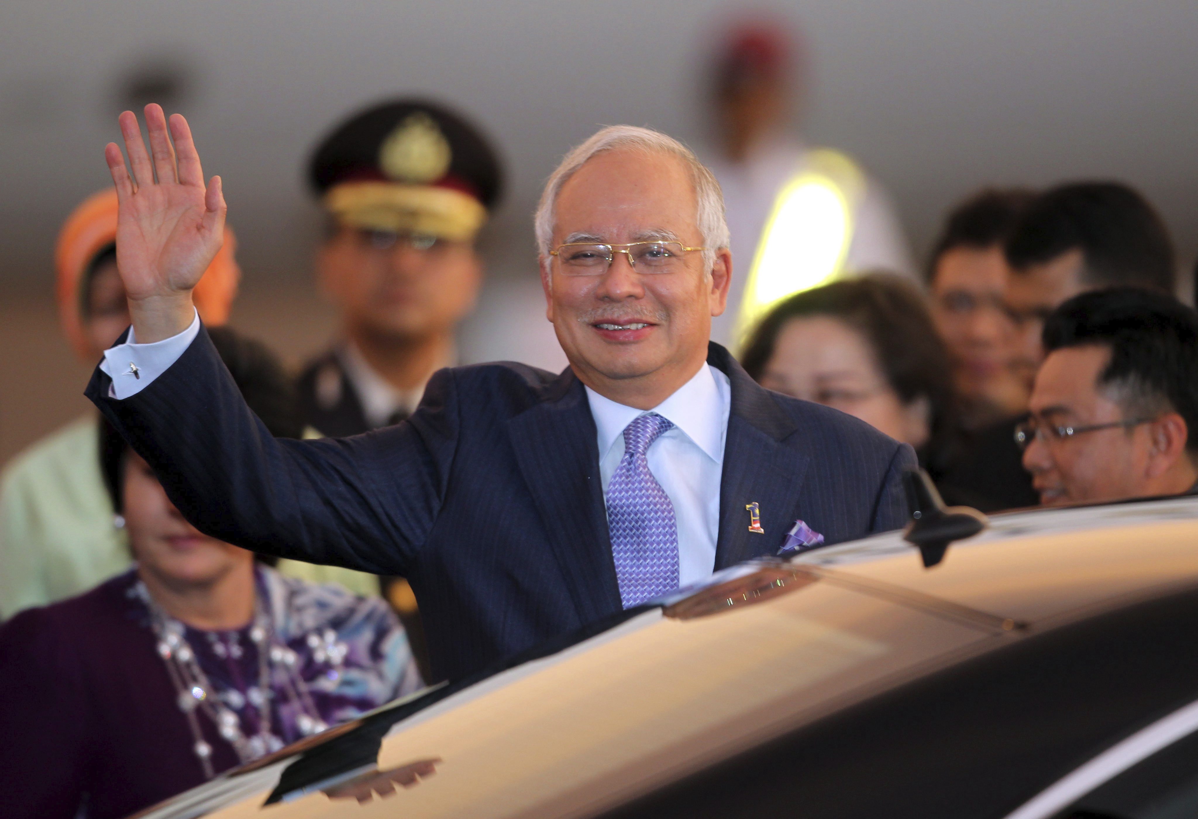 El primer ministro de Malasia, Najib Razak, jura el cargo ante el rey
