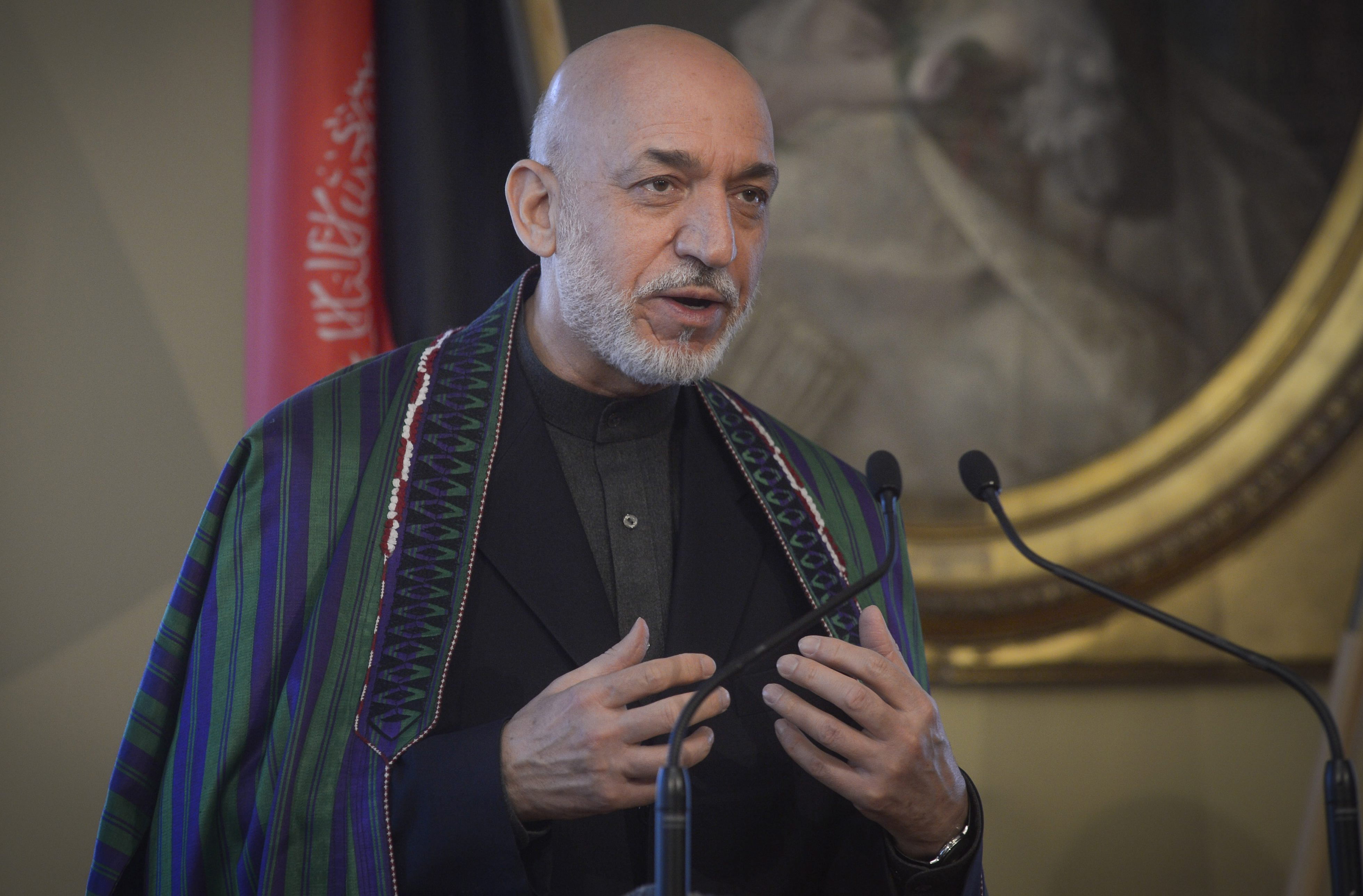 Karzai dice que EEUU quiere tener 9 bases militares permanentes en Afganistán