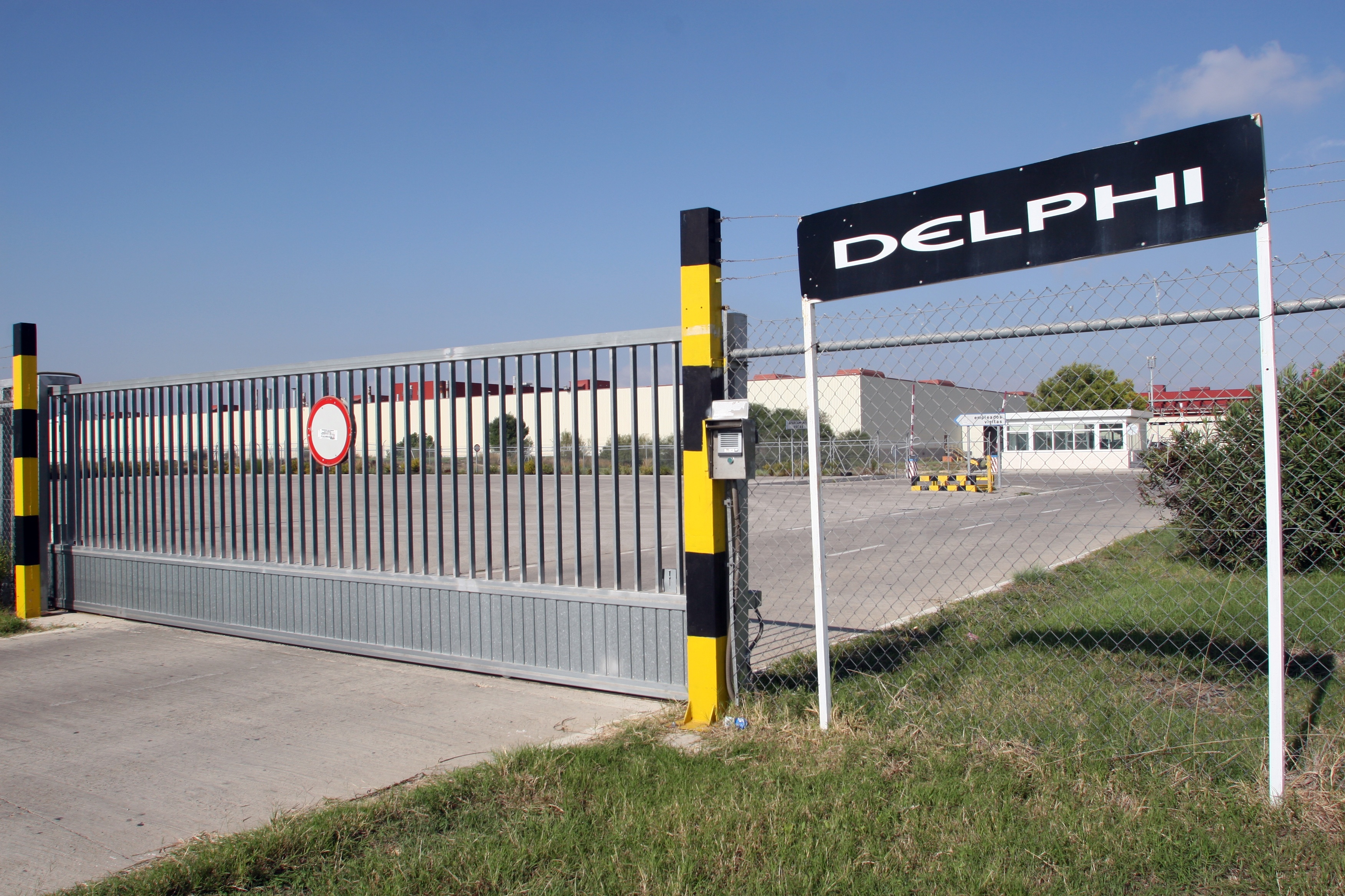 Fernández Sevilla reclama una «solución definitiva» para los extrabajadores de Delphi