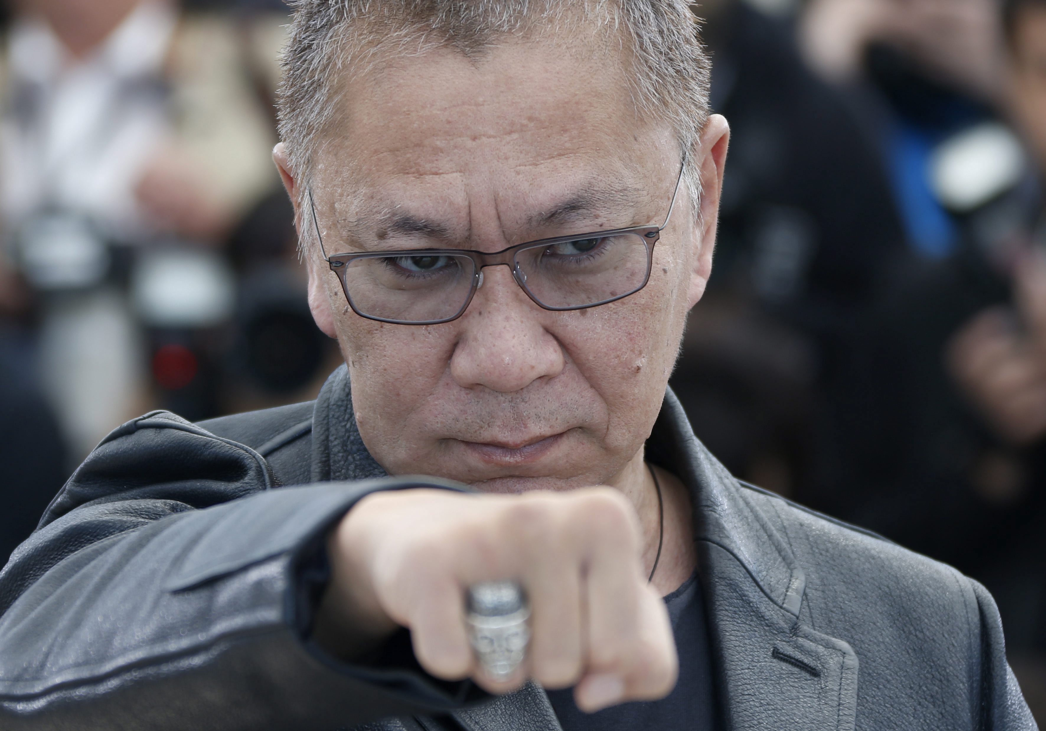 Takashi Miike se modera y presenta en Cannes un «thriller» muy comercial