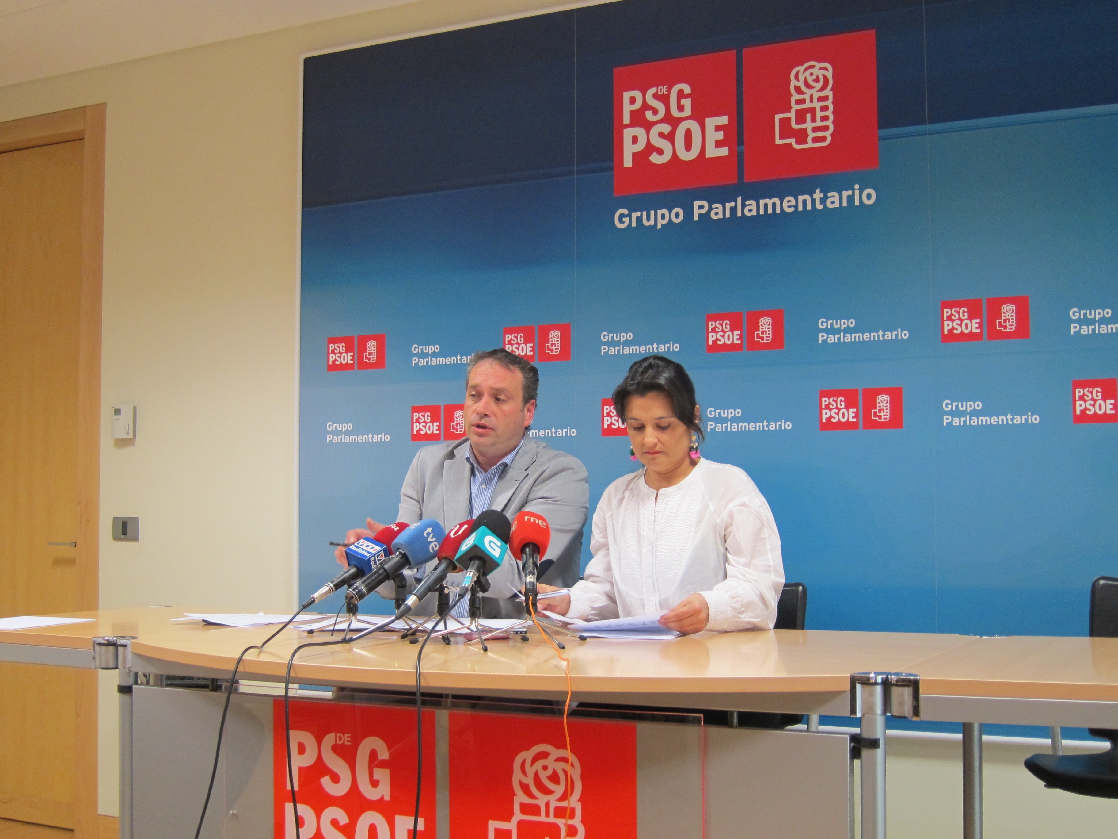 El PSdeG recrimina al PP que «se lo tiene que hacer mirar» en el Ayuntamiento de Santiago tras otra imputación