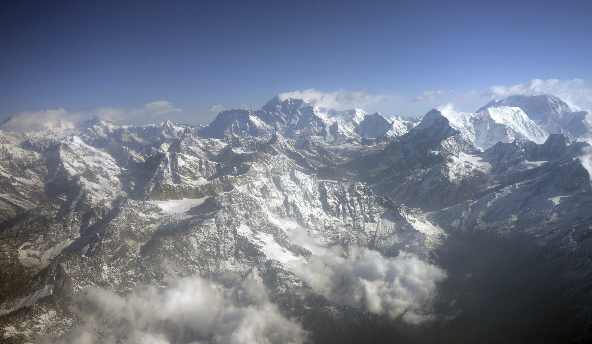 Subir al Everest cuesta sangre, sudor… y mucho dinero