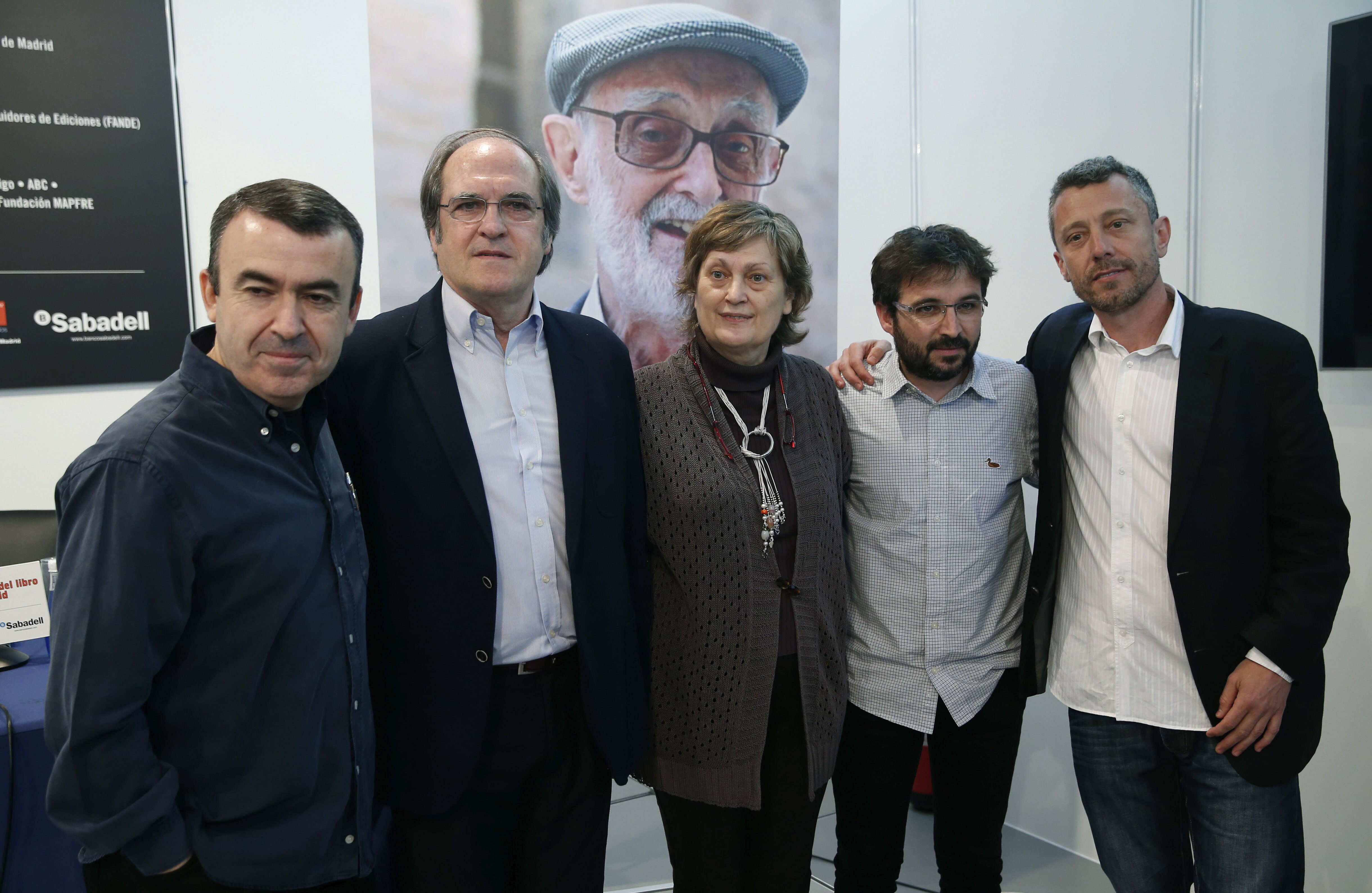 La memoria de José Luis Sampedro llena la Feria del Libro de Madrid