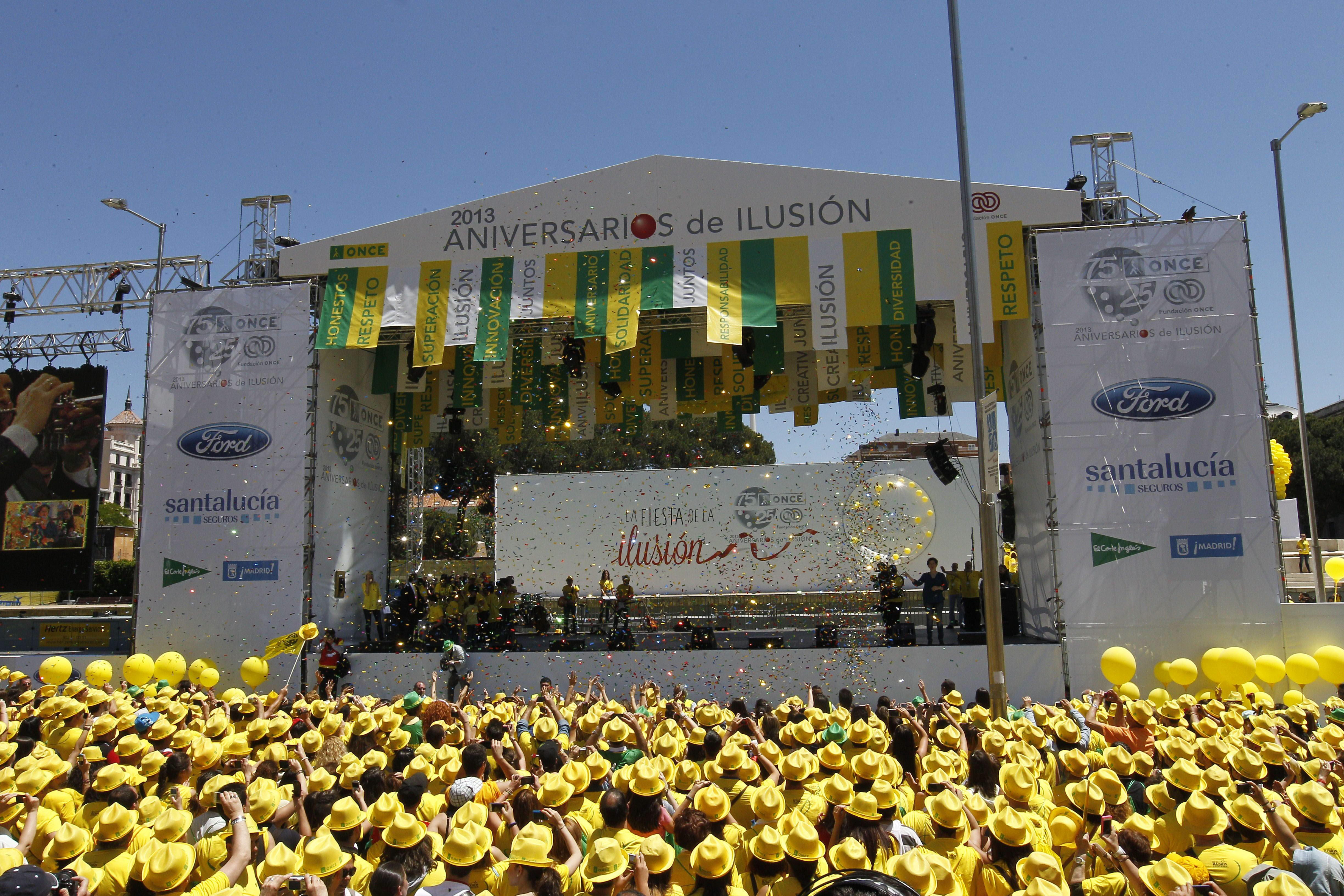 El amarillo «ilusión» tiñe Madrid en el 75 aniversario de la ONCE