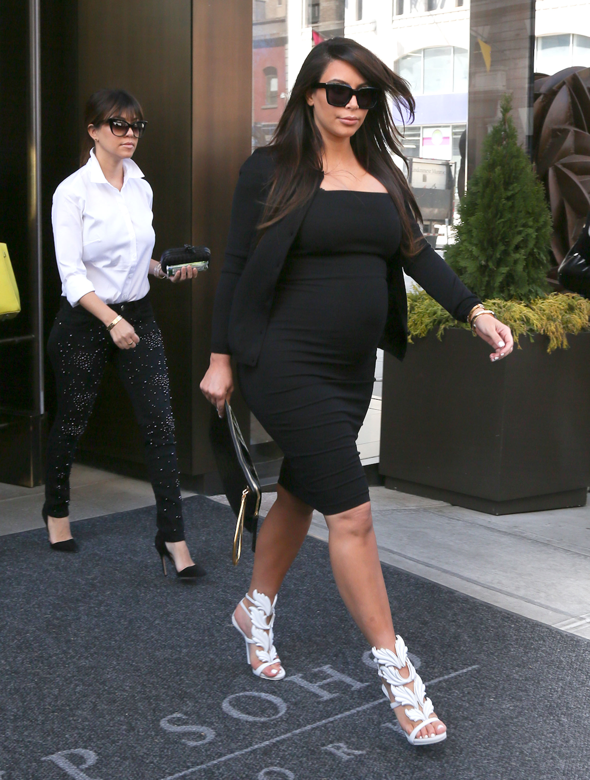 Kim Kardashian revela el sexo de su bebé en su »baby shower»: «¡Es una niña!»